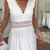 Circe - Robe nuisette en dentelle à col en V